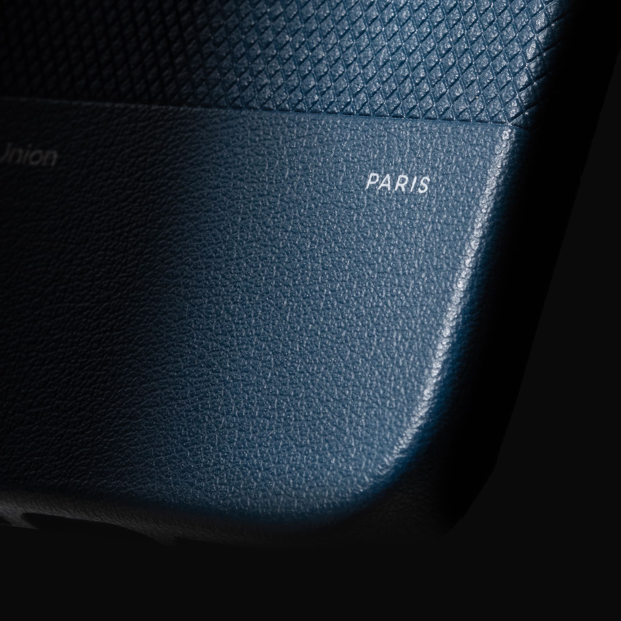 Чехол Native Union (RE)Classic Case MagSafe для iPhone 16, синий